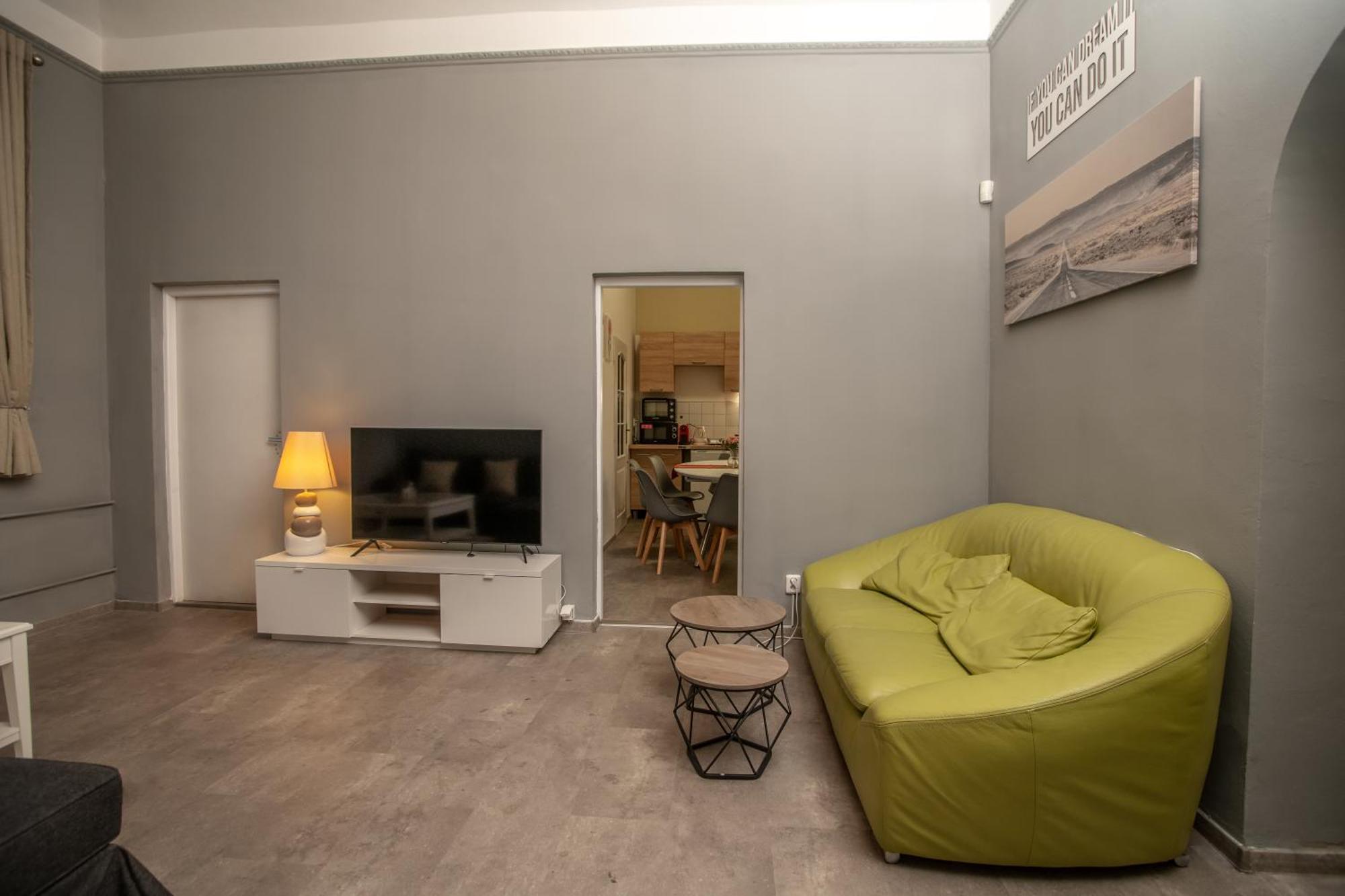 Apartment Grand Near Dancing House Prag